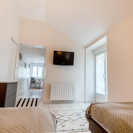 Nyaraló Le Cedre Du Prieure