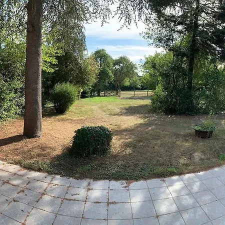 Ferienhaus Le Cedre Du Prieure Montreuil-le-Henri