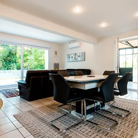 Ferienhaus Le Cedre Du Prieure