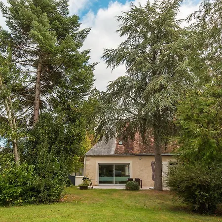 Le Cedre Du Prieure Nyaraló *