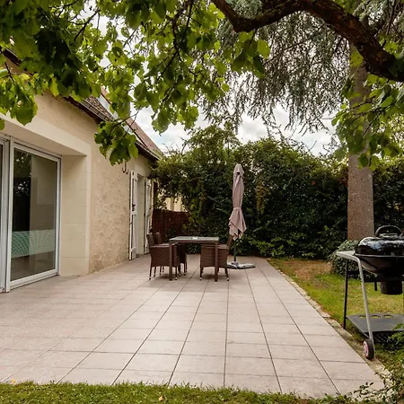 Le Cedre Du Prieure *