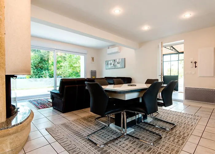 Nyaraló Le Cedre Du Prieure