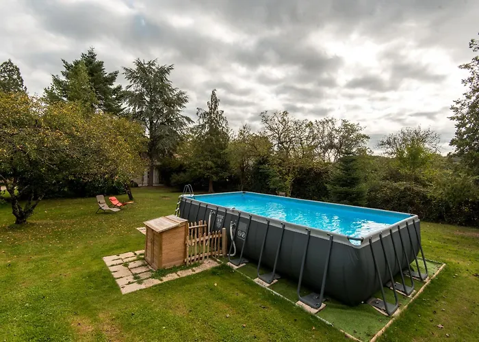 Le Cedre Du Prieure Nyaraló