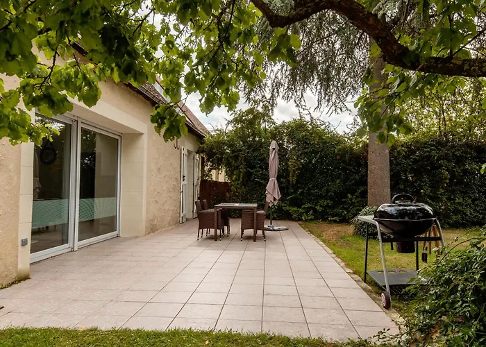 Le Cedre Du Prieure *